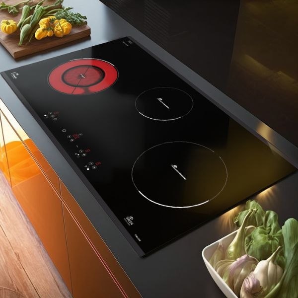 Hình lắp đặt bếp điện từ TOM 03IR