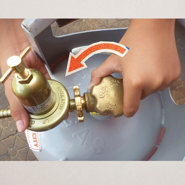Khóa bình gas sau khi nấu xong