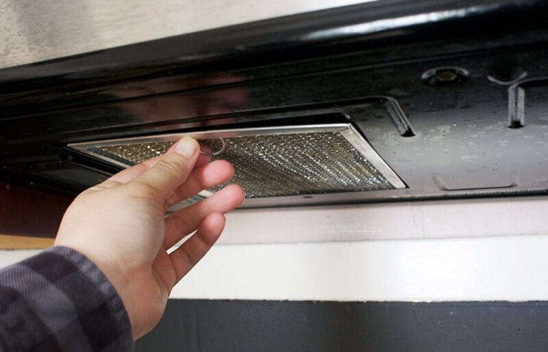 cách tự thay than hoạt tính cho máy hút mùi tại nhà