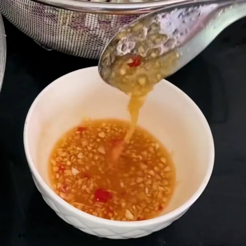 Pha nước mắm trộn gỏi