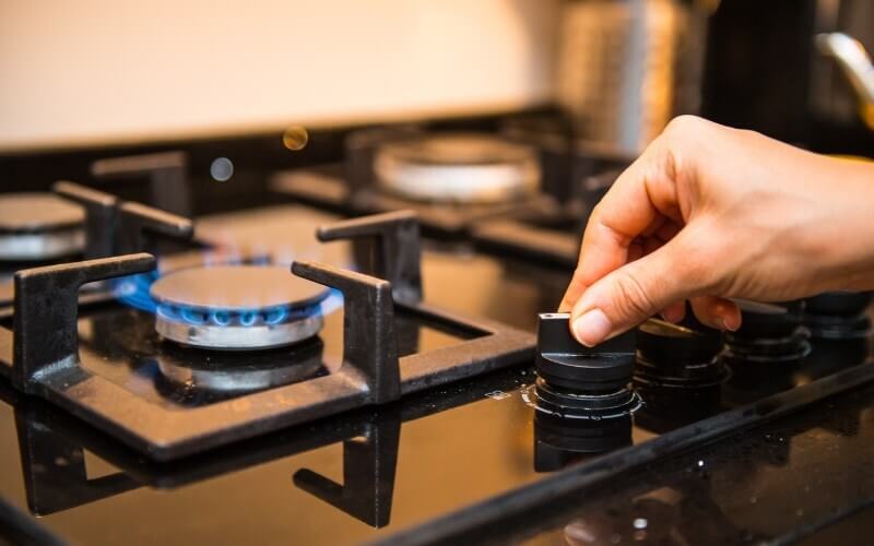 Bật/tắt đúng cách - cách xử lý nút vặn bếp ga bị kẹt