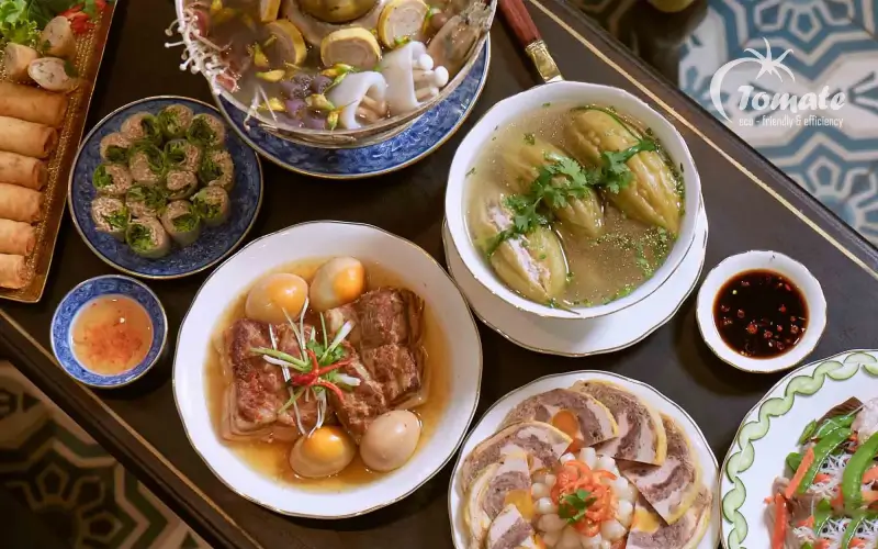 Mâm cơm ngày Tết của người dân Việt