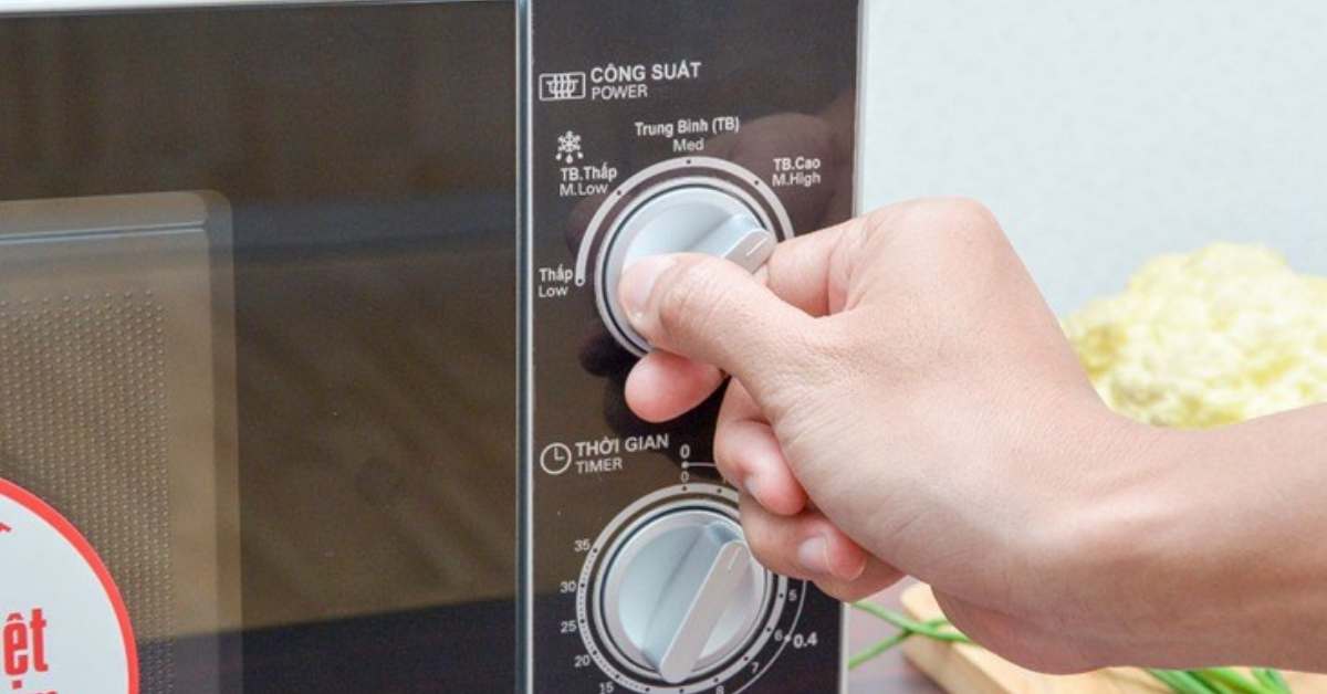 lò vi sóng bị xẹt lửa