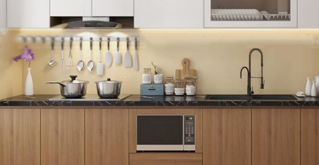 có nên đặt lò vi sóng dưới bếp từ