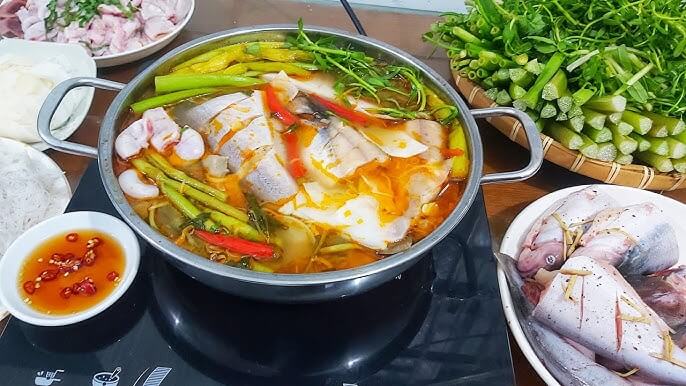 cá hú nấu măng chua