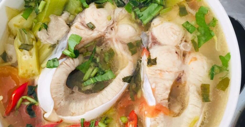 cá dứa nấu canh chua