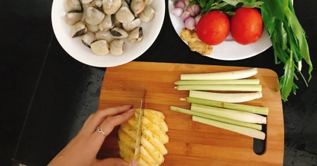cách nấu canh ngao dứa