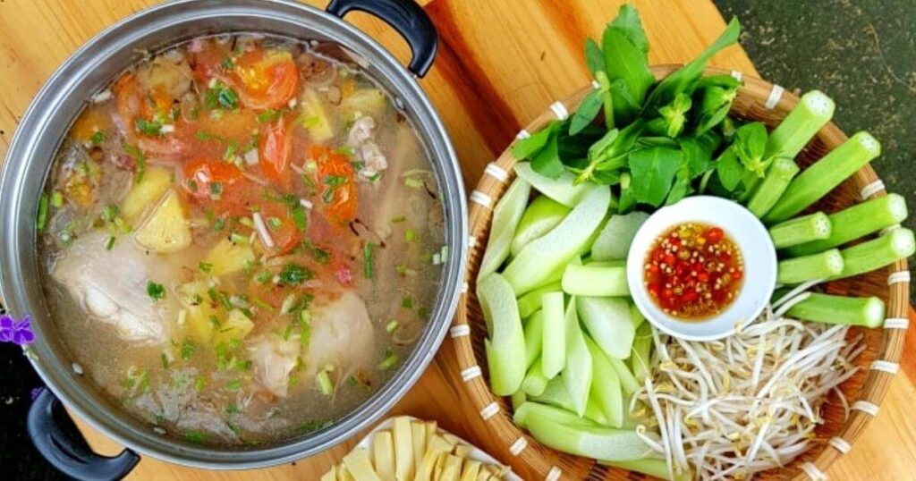 Canh cá lăng nấu dứa