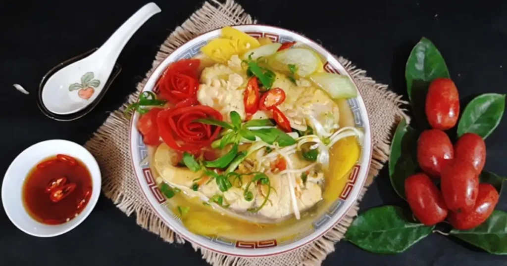 cách làm cá trắm nấu canh chua dứa