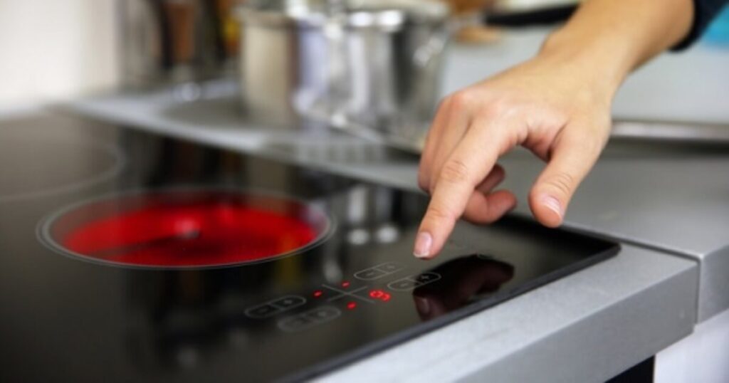 bếp hồng ngoại kêu tít tít